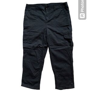 Style & Co black Capri cargo style pants. Cuffed. Size 10P.